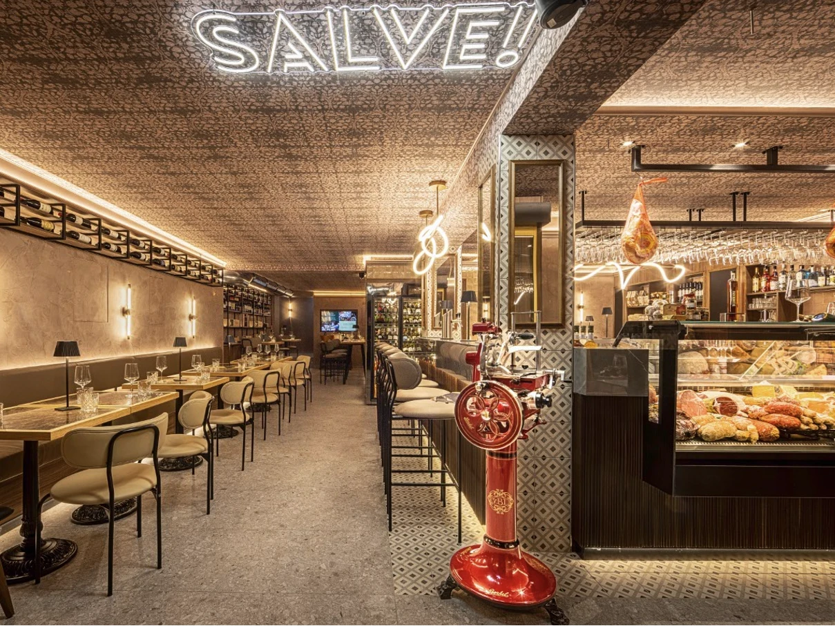 Savoir-vivre! In der Kostbar treffen erlesene Weine auf feine Köstlichkeiten.