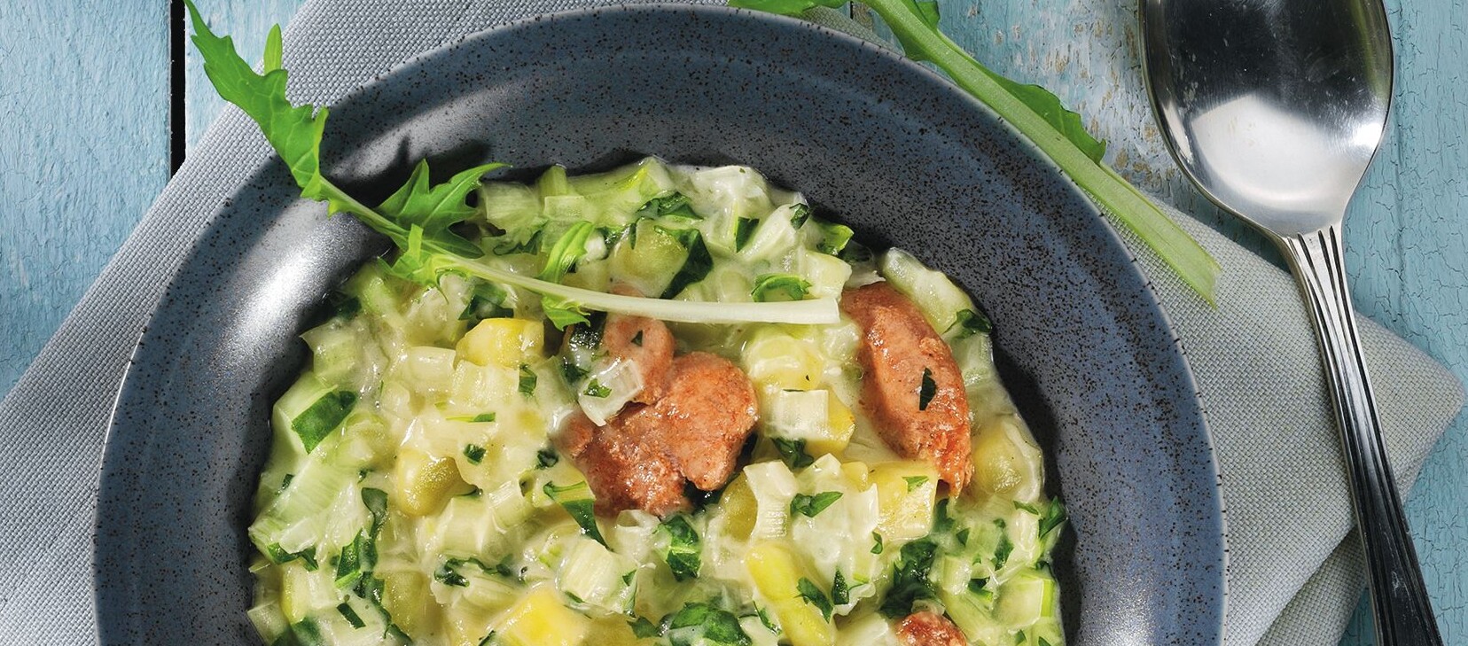 Eine Gruppe von Donuts in der Luft.