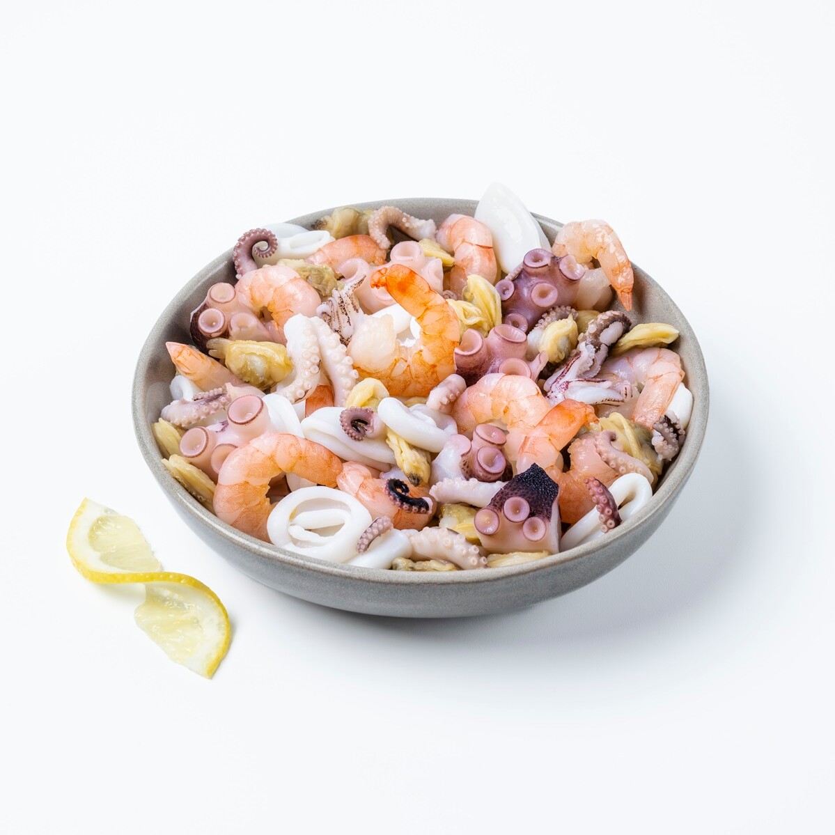Mermaid Seafood Mix Schüssel mit Meeresfrüchten und Zitronenspalten