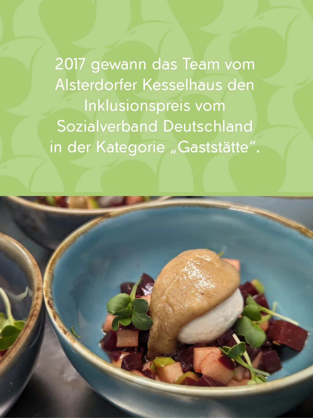 Gericht, welches im Kesselhaus serviert wird Nahaufnahme von Essen auf einem Teller