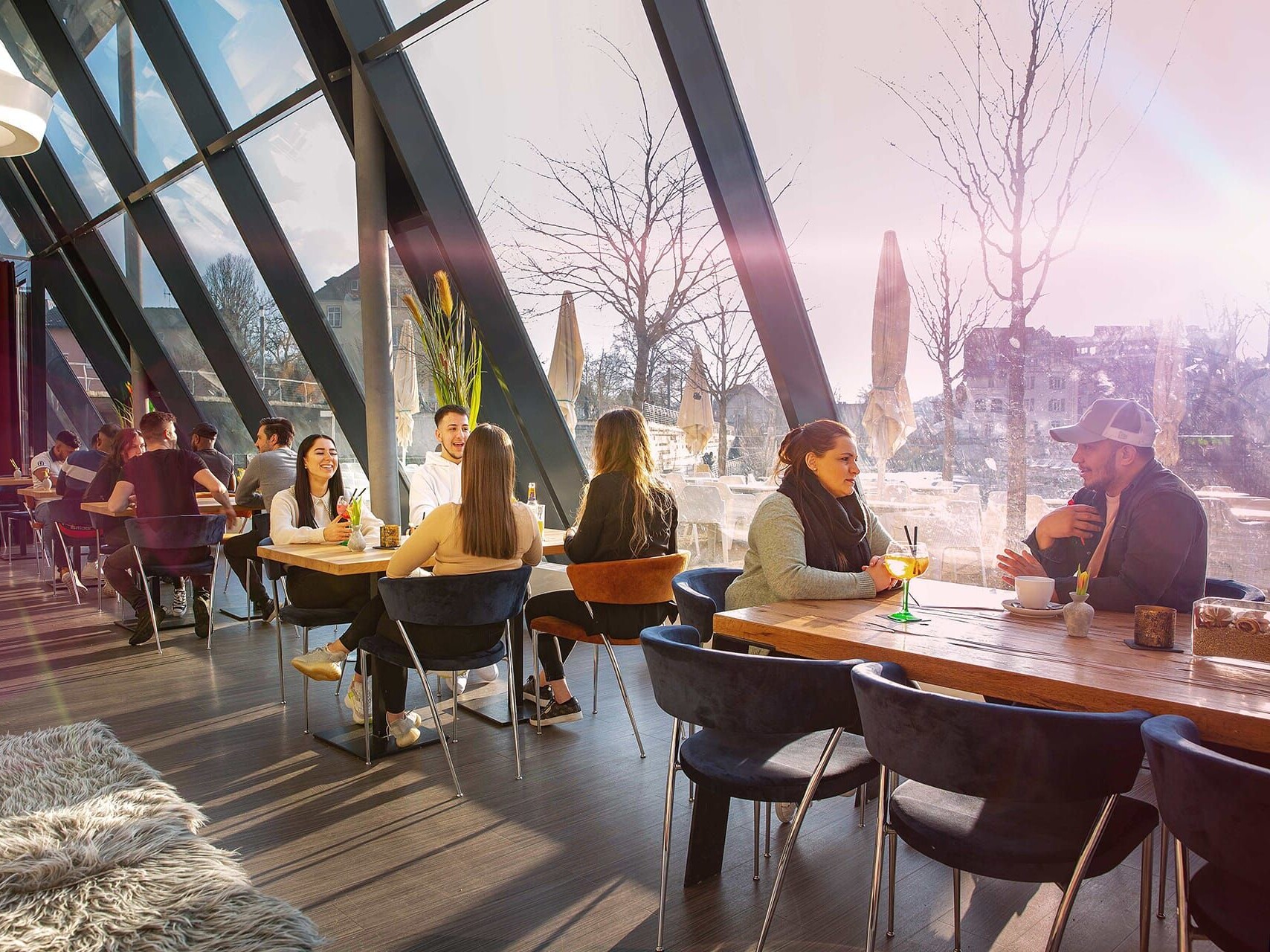 Das FORUM vereint Restaurant, Café und Bar. 