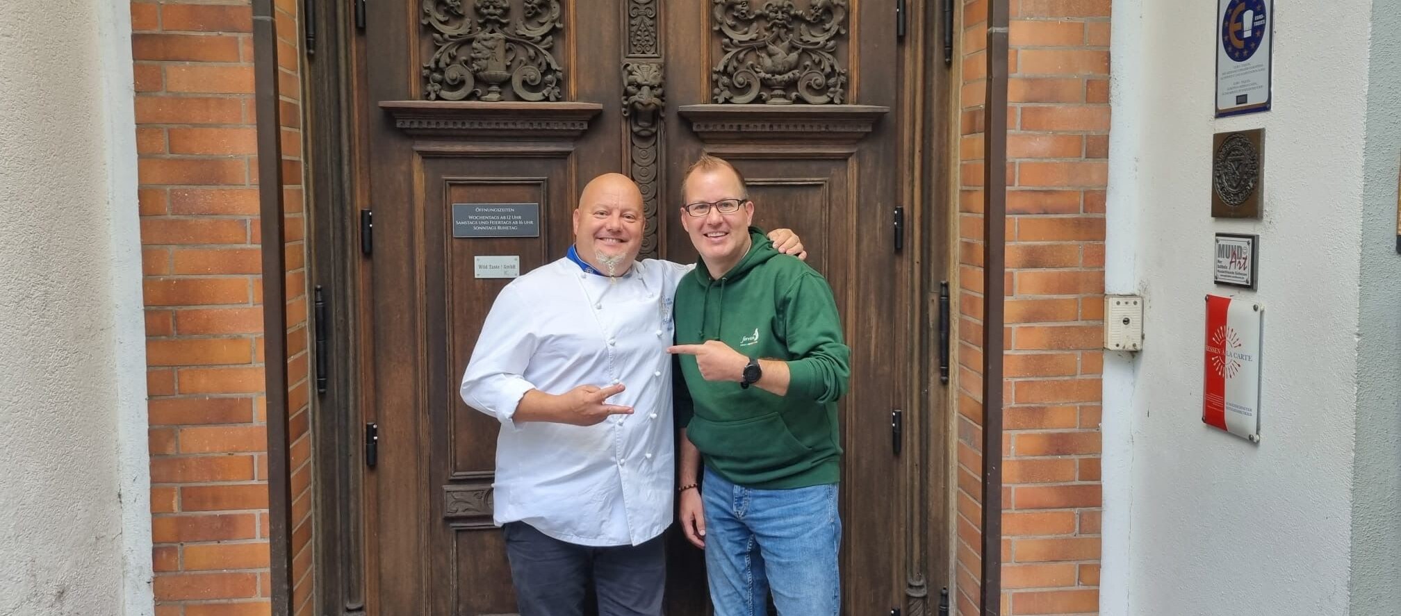 Thilo Hanke und Ralph Marko vor dem Braustüb'l in Darmstadt Thilo Hanke und Ralph Marko vor dem Braustüb'l in Darmstadt