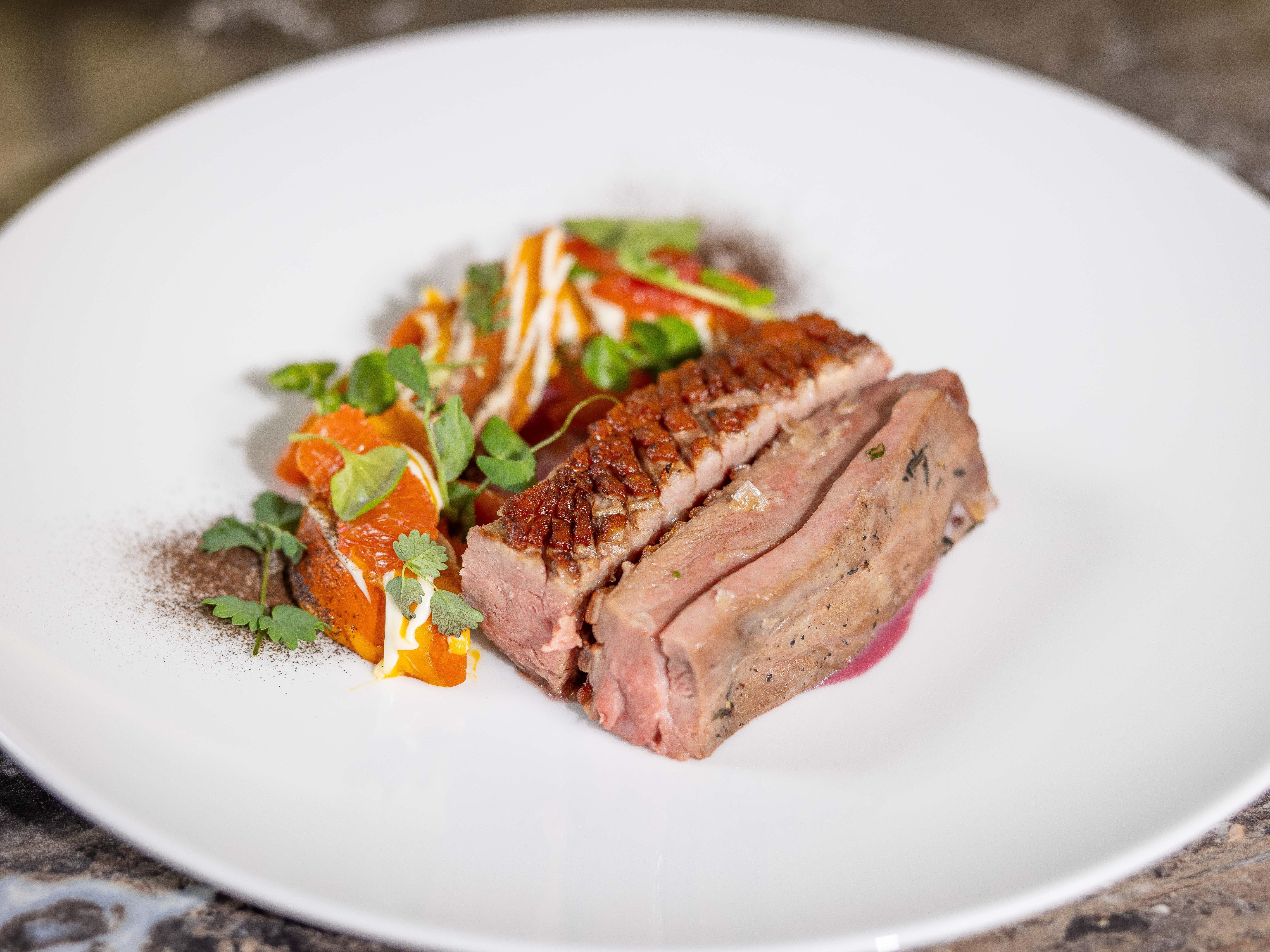 Frische, Ehrlichkeit und Liebe zum Detail: Mit den Produkten von OMEGA SORG wird jedes Gericht in der Villa Hirzel zu einem Hochgenuss.