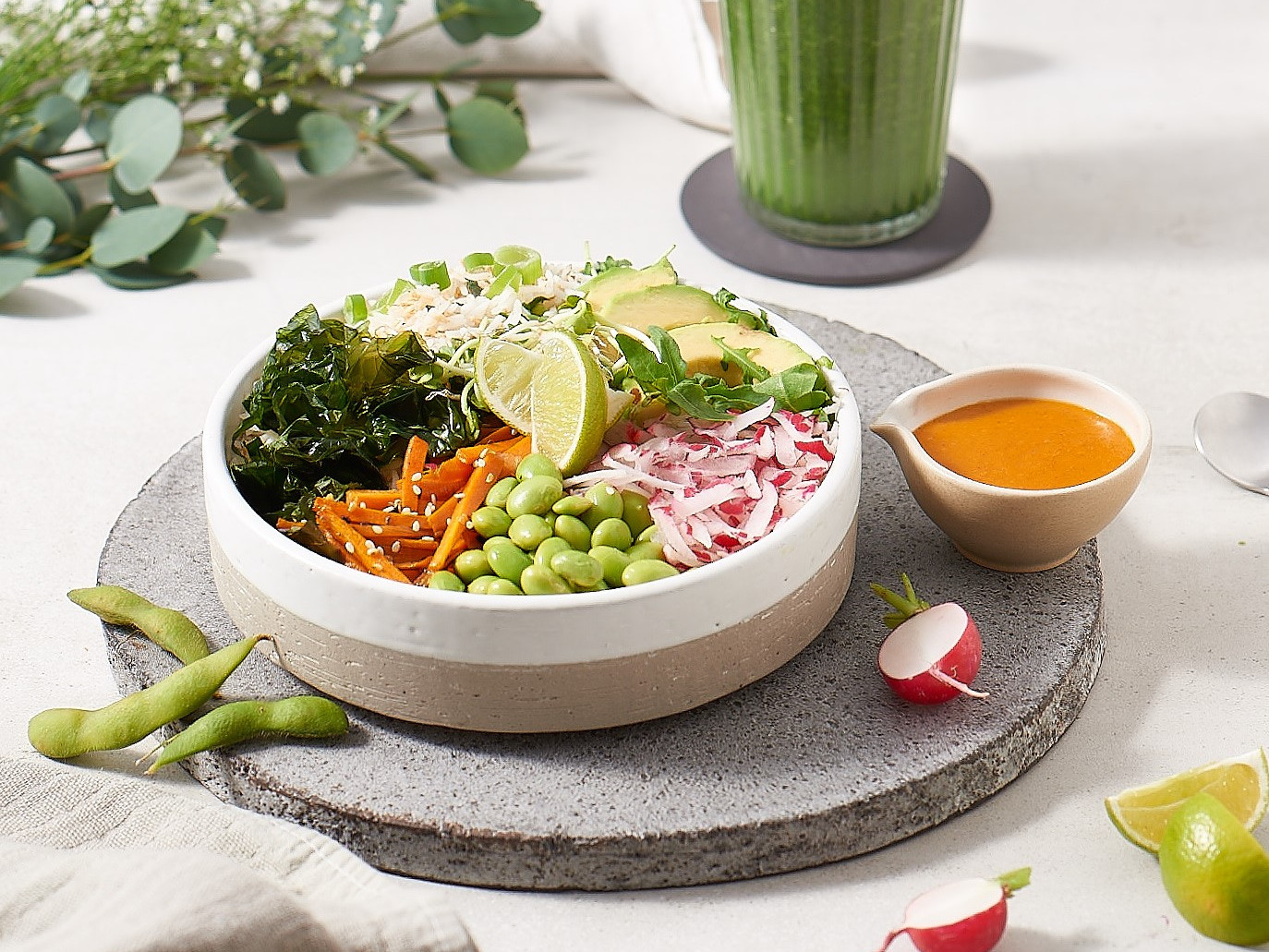 Mermaid Vegane Asia-Bowl mit Grünalgen Mermaid Vegane Asia-Bowl mit Grünalgen