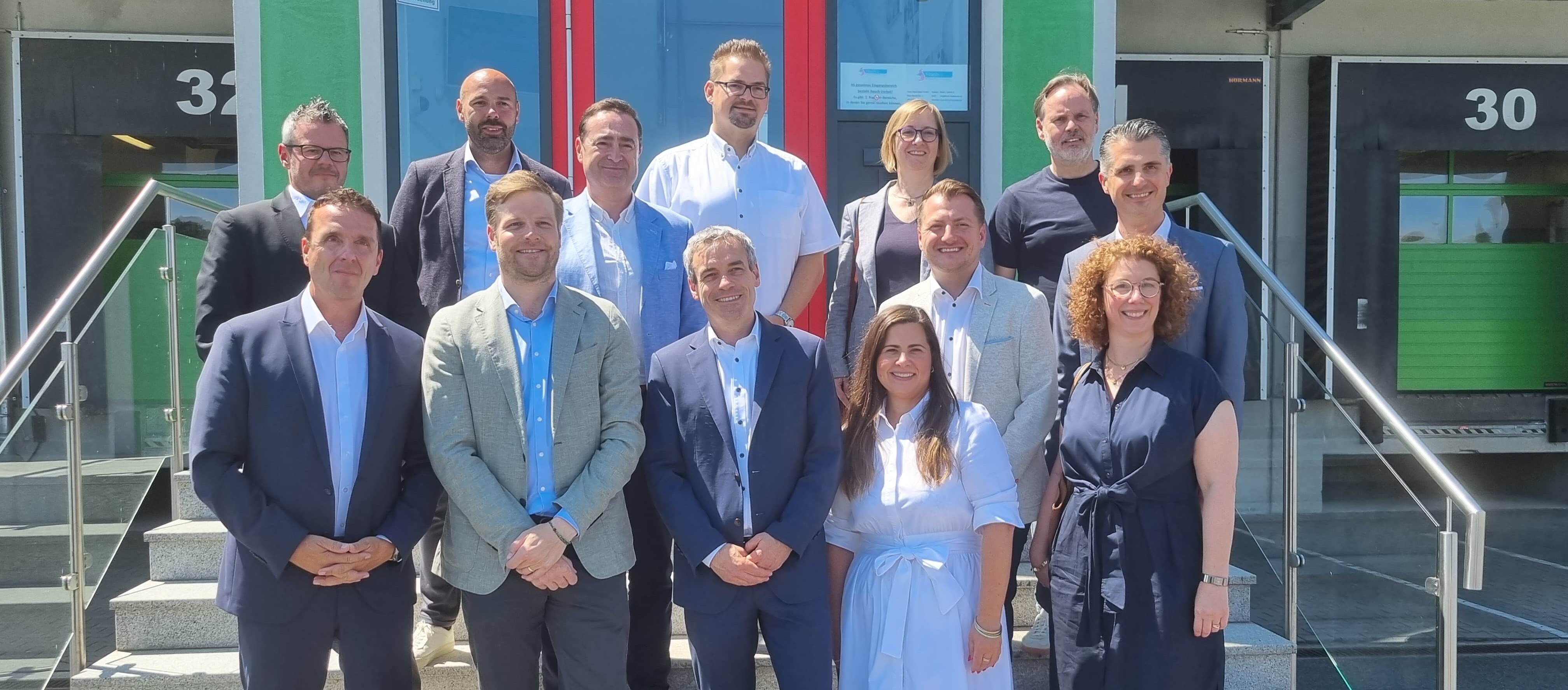 Die Delegation von Service-Bund National und Sodexo kamen zum Abschluss  des Partnervertrags zusammen