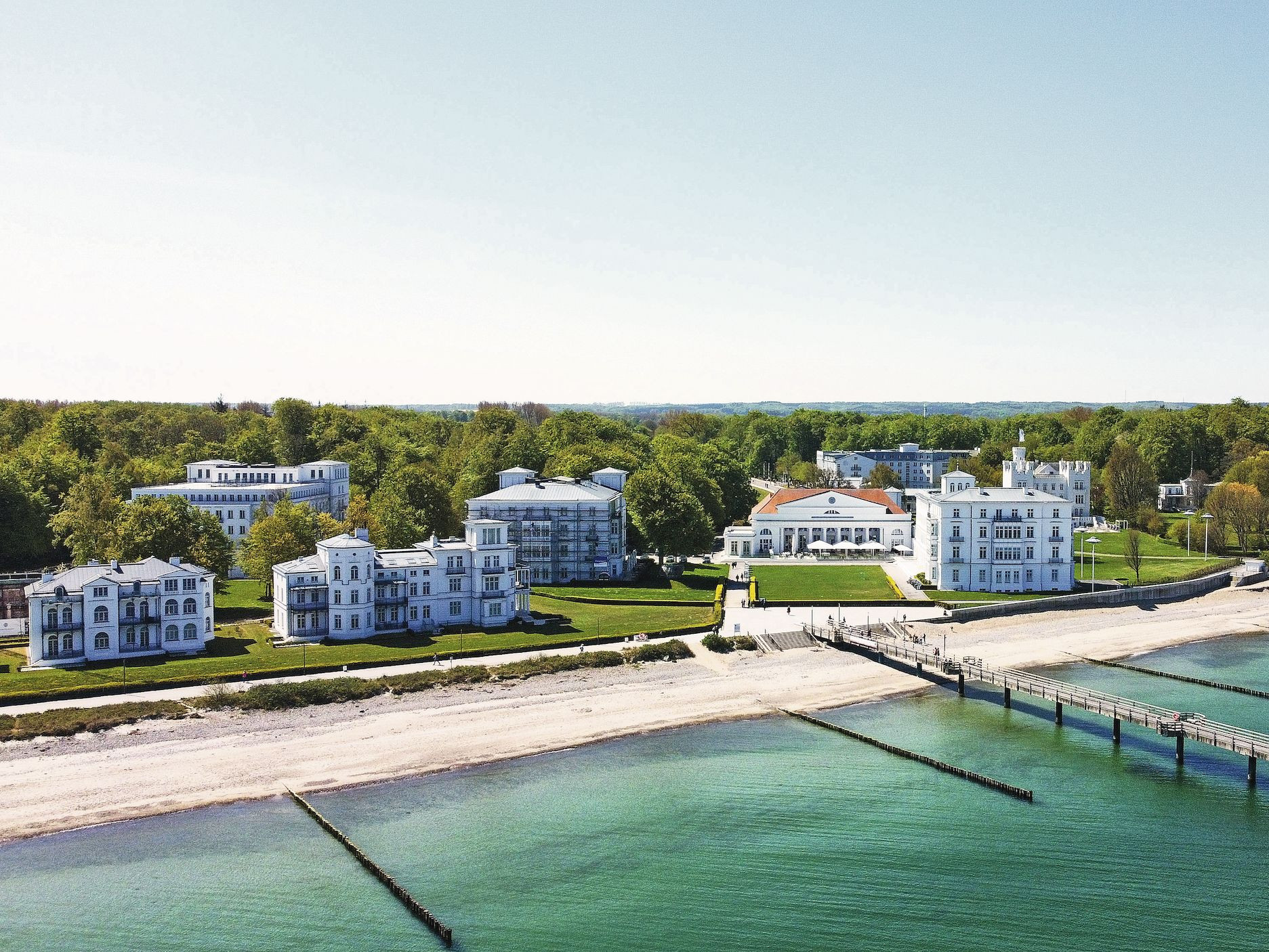 Das Grand Hotel Heiligendamm an der Ostsee Grand Hotel Heiligendamm vom Meer aus