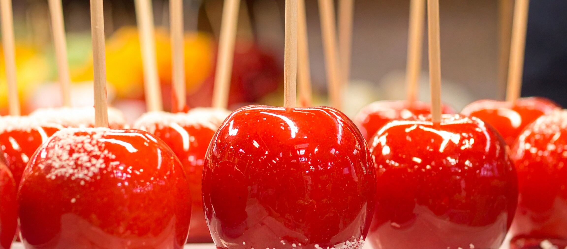 Rote kandierte Äpfel