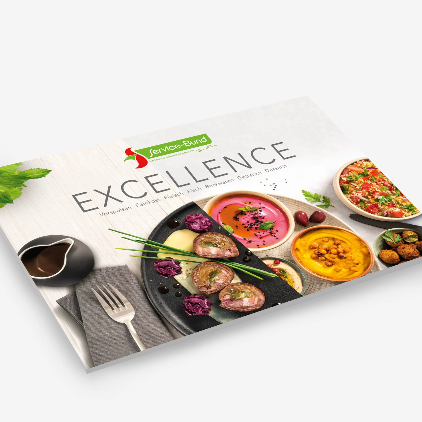 Klassiker und Trendprodukte, Neues und Außergewöhnliches und stets Artikel, die eine Geschichte zu erzählen haben: Mit dem neuen Excellence-Folder 2025/2026 präsentiert der Service-Bund wieder ein ausgewähltes Sortiment von Produkten, die mit viel Engagement und hohem handwerklichen Können hergestellt werden.  Klassiker und Trendprodukte, Neues und Außergewöhnliches und stets Artikel, die eine Geschichte zu erzählen haben: Mit dem neuen Excellence-Folder 2025/2026 präsentiert der Service-Bund wieder ein ausgewähltes Sortiment von Produkten, die mit viel Engagement und hohem handwerklichen Können hergestellt werden.