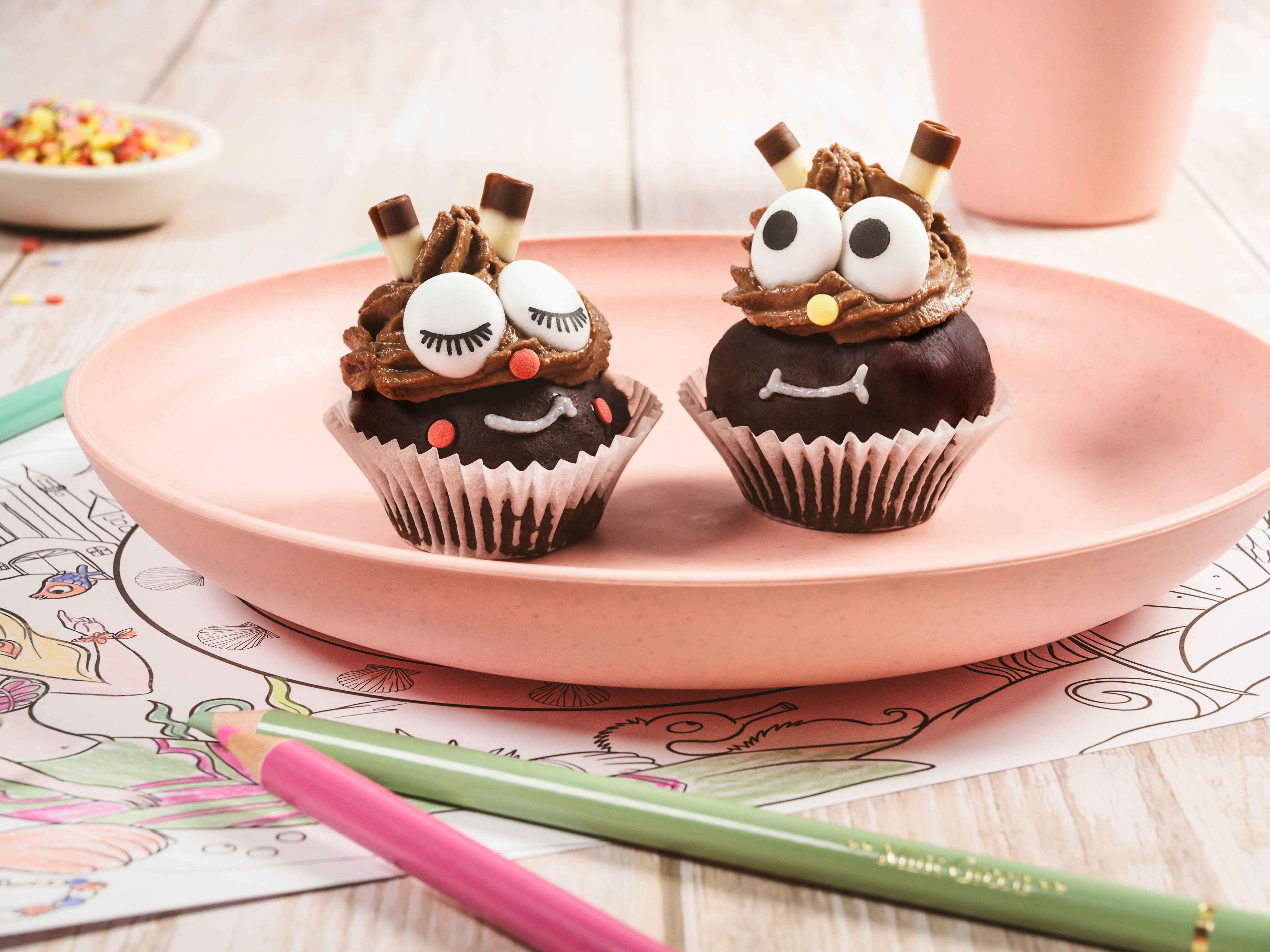 Mini-Muffins mit Ricotta-Schoko-Creme und Schoko-Streuseln Mini-Muffins mit Ricotta-Schoko-Creme und Schoko-Streuseln